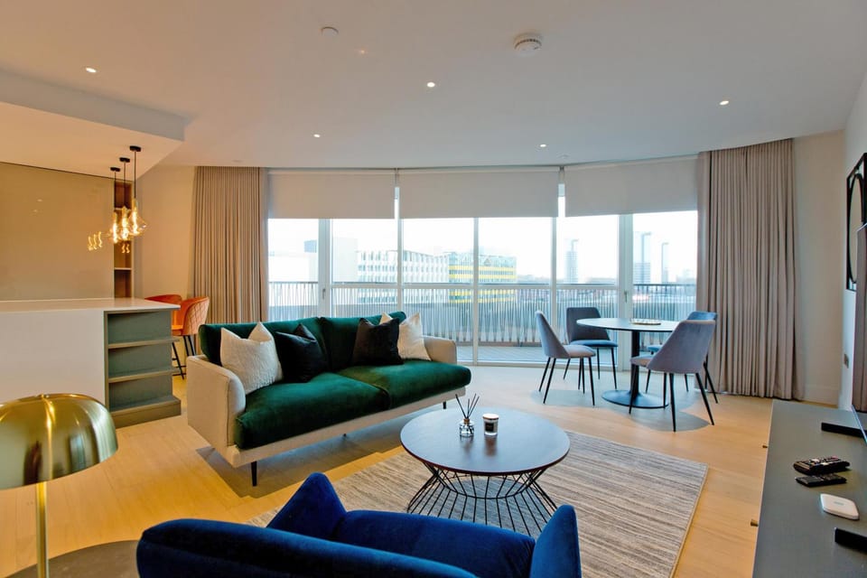 Fabulous Westfield 2 bed Apartment in London