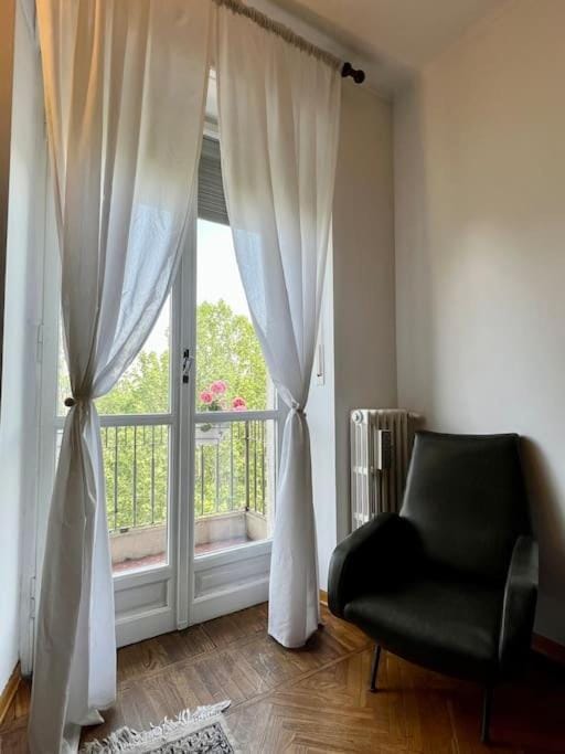 View (from property/room), Balcony/Terrace, Living room