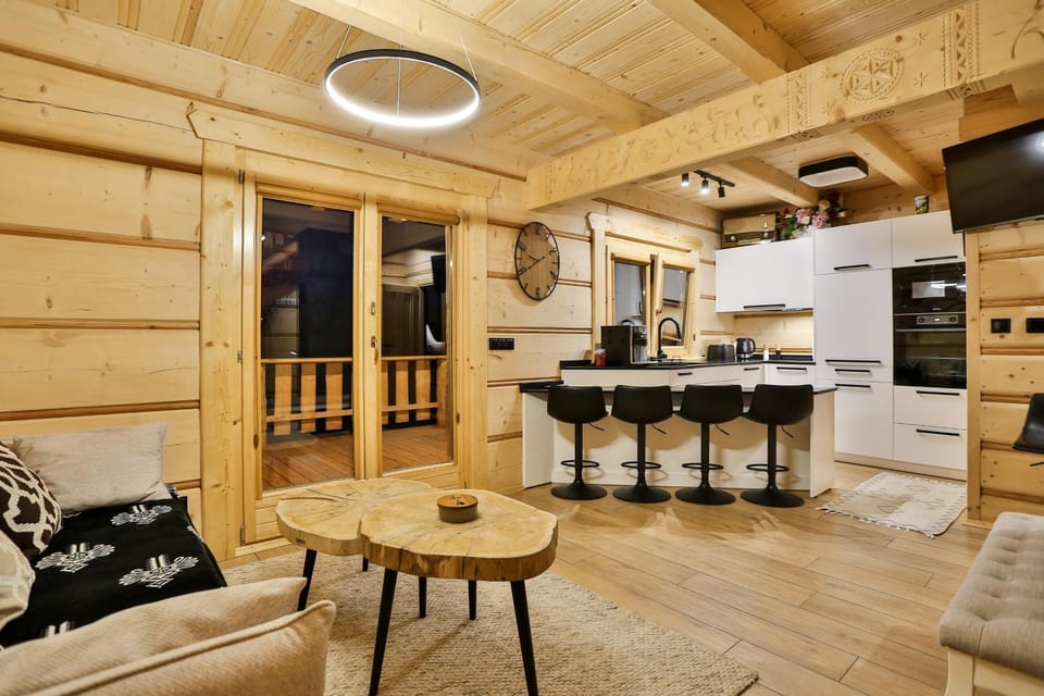 Kitchen or kitchenette, Seating area, Dining area, oven, pet friendly, stove