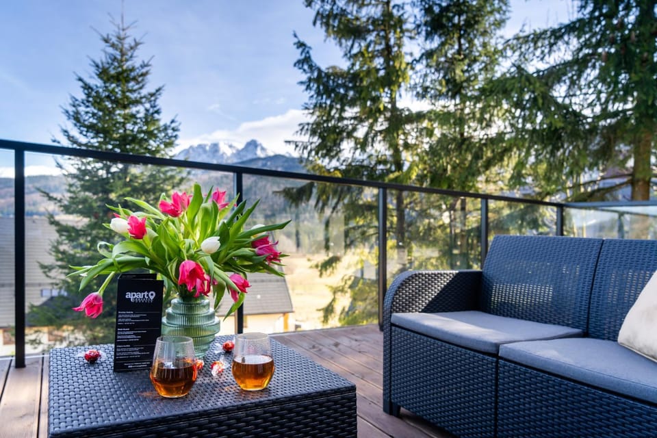 Balcony/Terrace, Mountain view