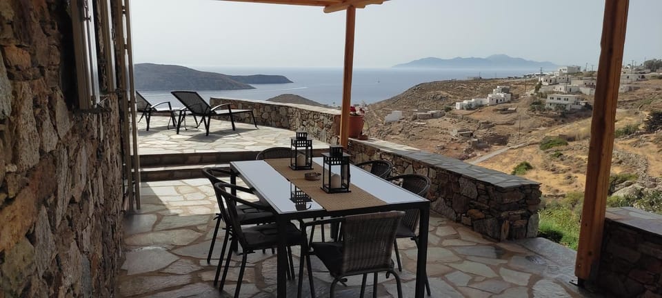 Natural landscape, View (from property/room), Balcony/Terrace, Dining area, Sea view