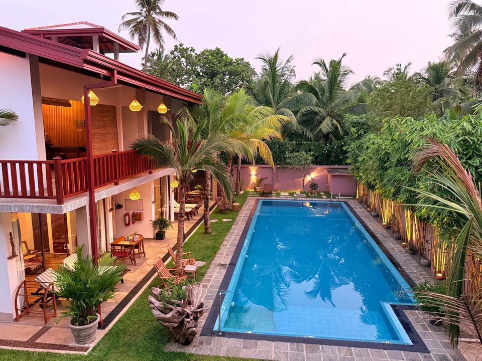 Property building, Garden, Swimming pool