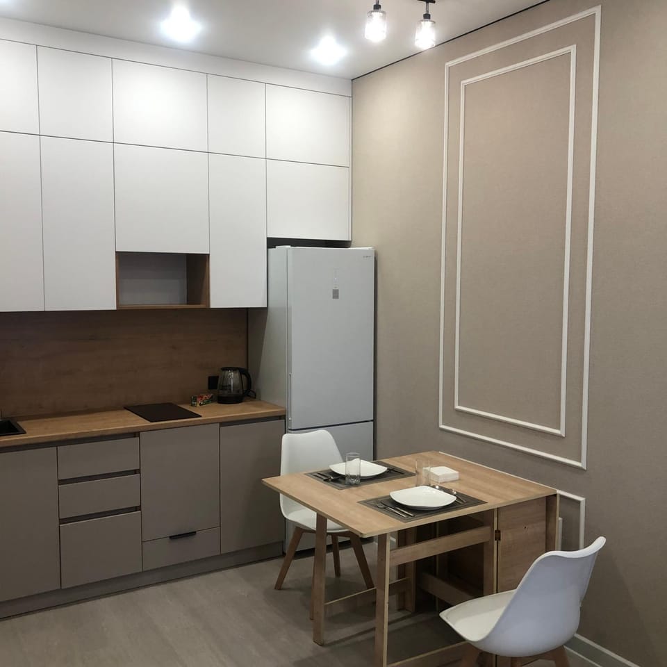Kitchen or kitchenette, Dining area, minibar