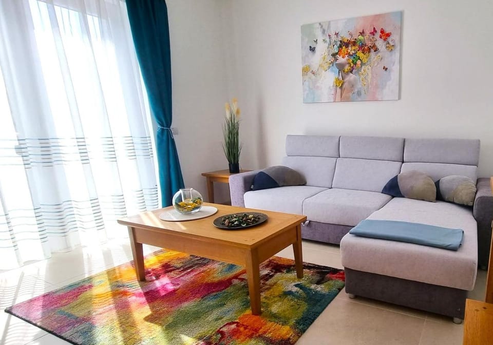 Living room, Seating area, Guests, heating, internet