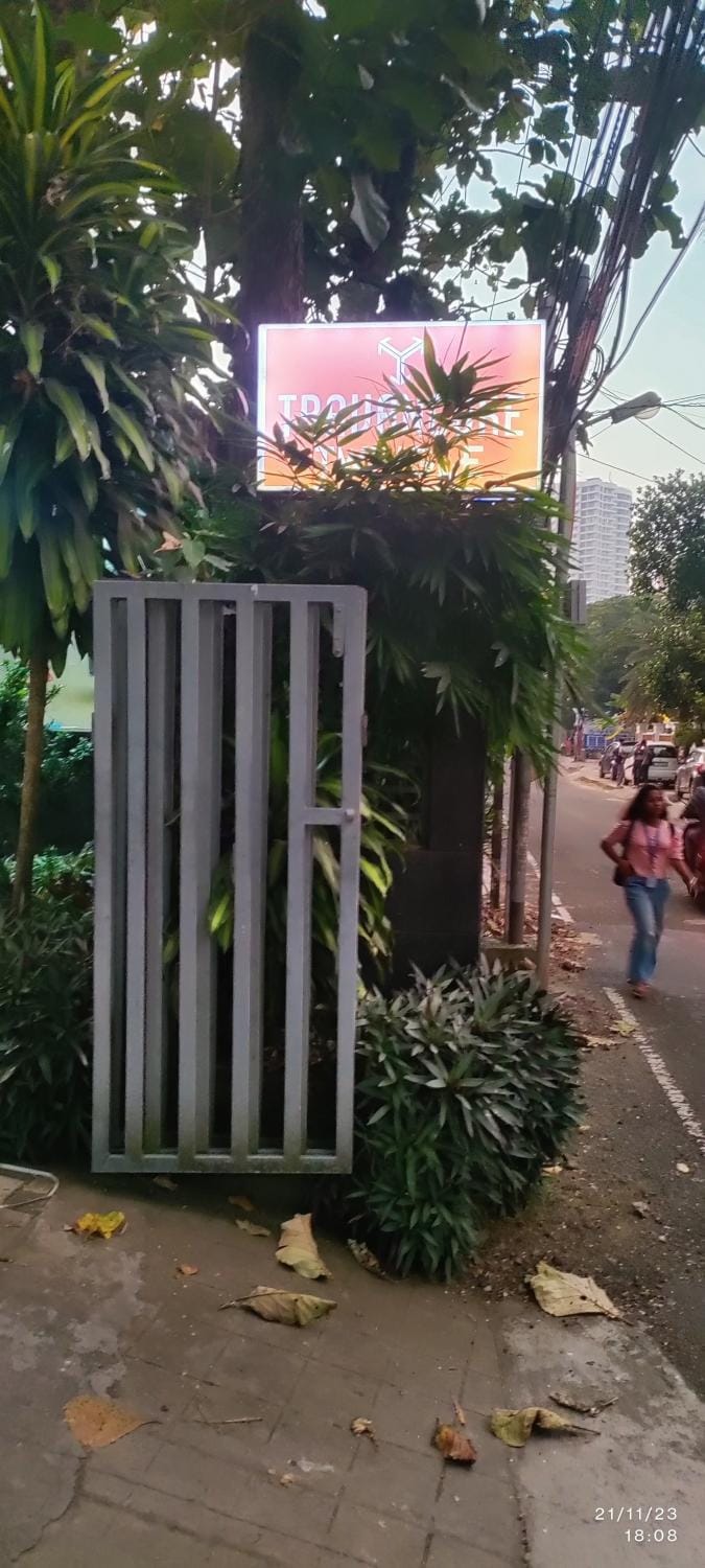 Facade/entrance
