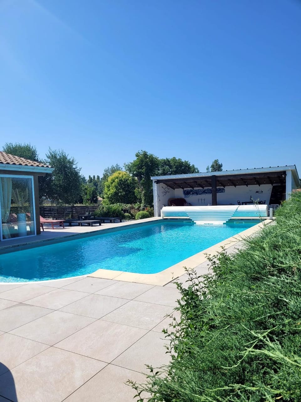 Property building, Day, Garden, Balcony/Terrace, Garden view, Pool view, Swimming pool, sunbed