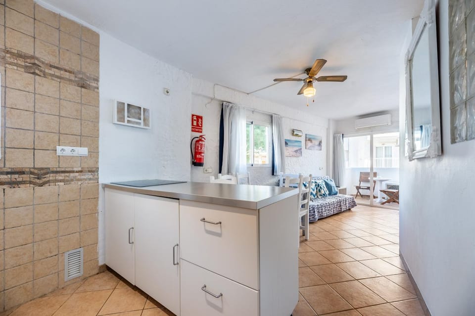 Kitchen or kitchenette, Living room