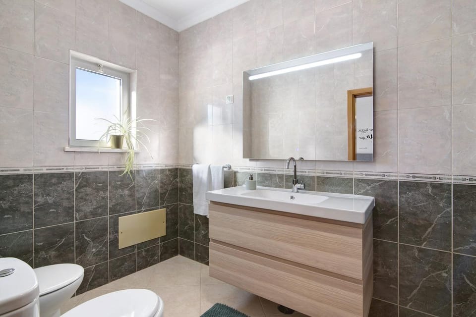 Bathroom, Living room