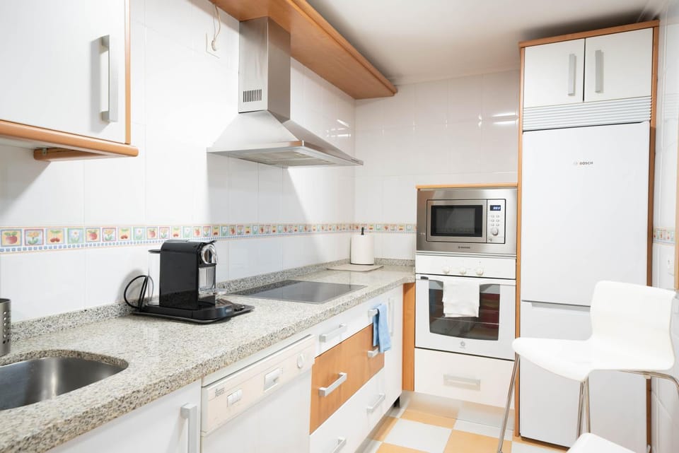 Coffee/tea facilities, Kitchen or kitchenette, Dining area, dishwasher, minibar, pet friendly, stove, toaster