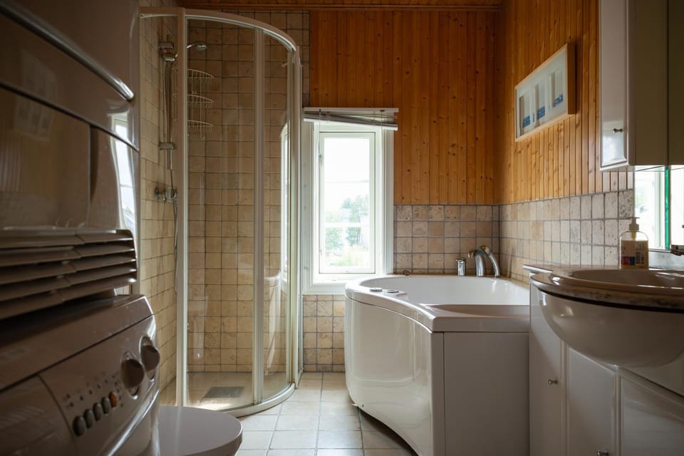Shower, Bathroom, Bath, washing machine, dryer