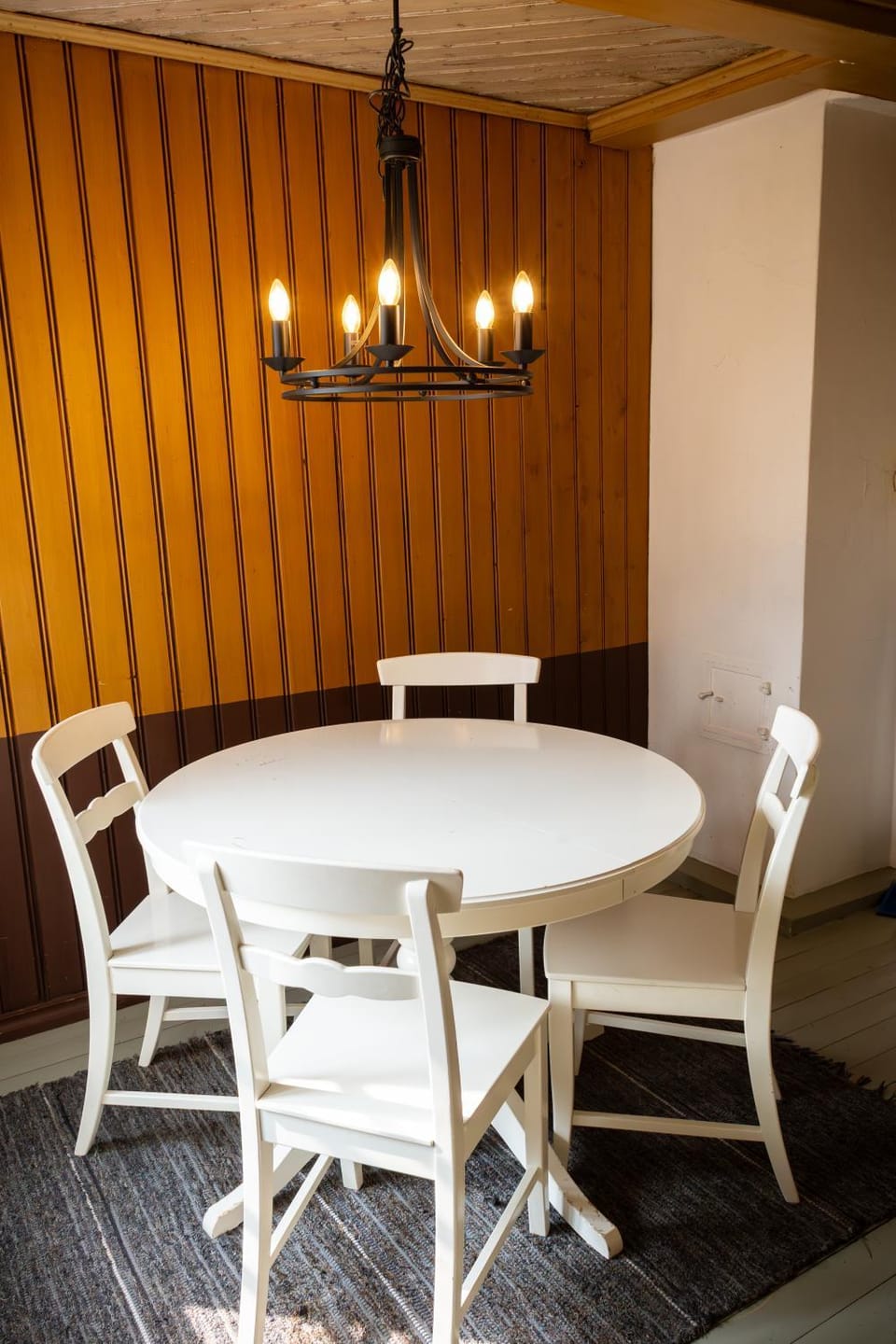 Seating area, Dining area