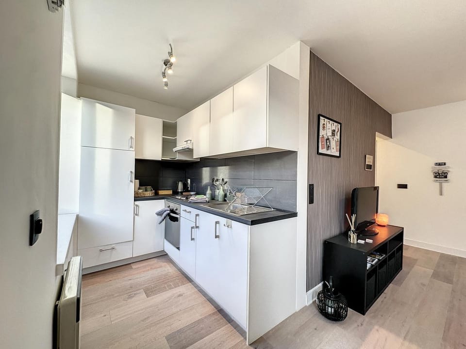 Kitchen or kitchenette, pet friendly, stove