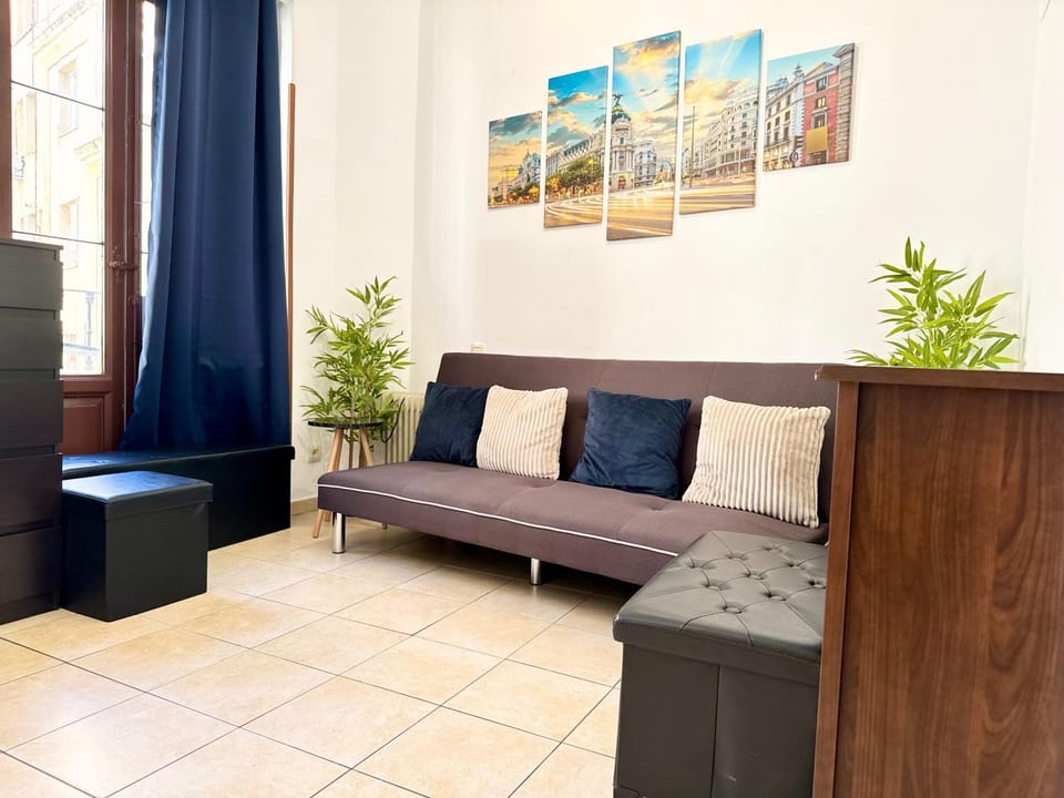 Madrid Charm 2BD private flat - CITY CENTER Apartment in Centro