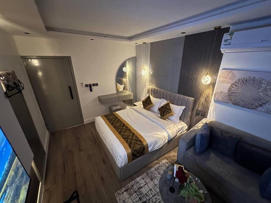 Photo of the whole room