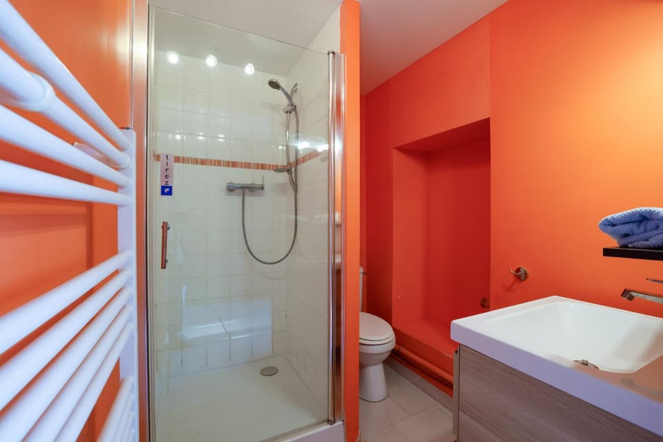 Bathroom, Living room