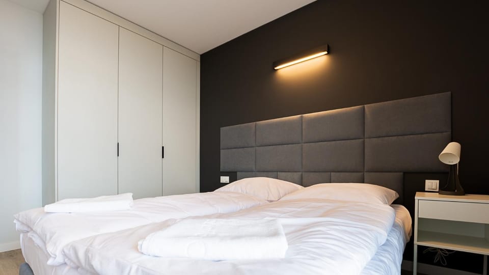 Bed, Photo of the whole room, Bedroom, wardrobe