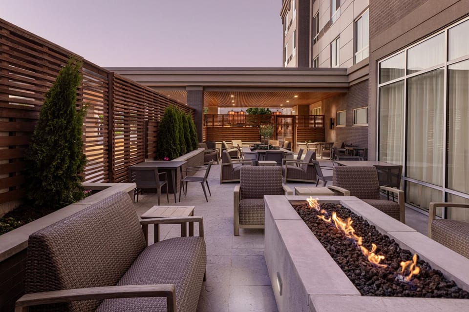 Patio, BBQ facilities