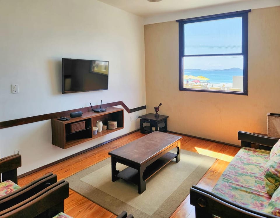 Communal lounge/ TV room, TV and multimedia, Living room, Sea view