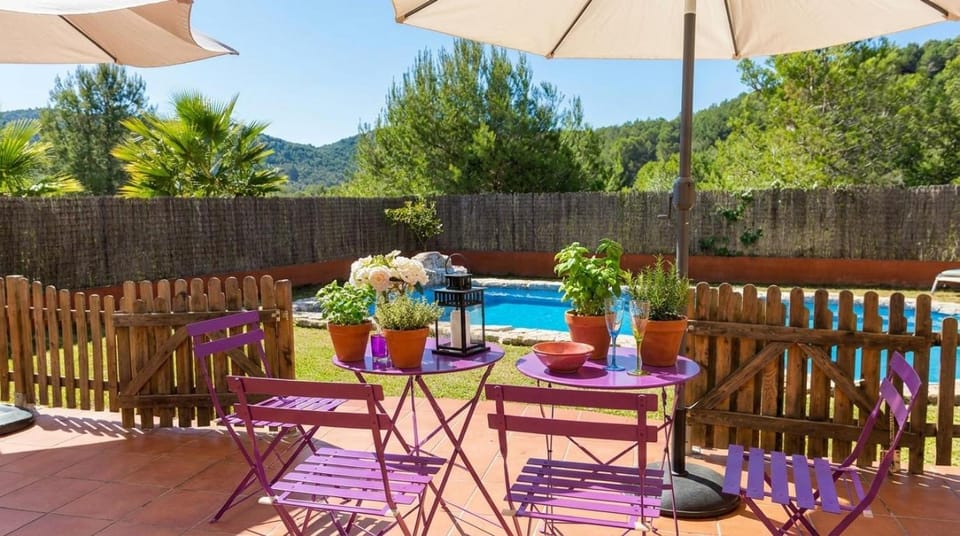 Villa Sitges El Olivo High Comodity AC Pool Heated 30º Optional Real Garden Pool XXL 10 min drive from Sitges Apartment in Garraf