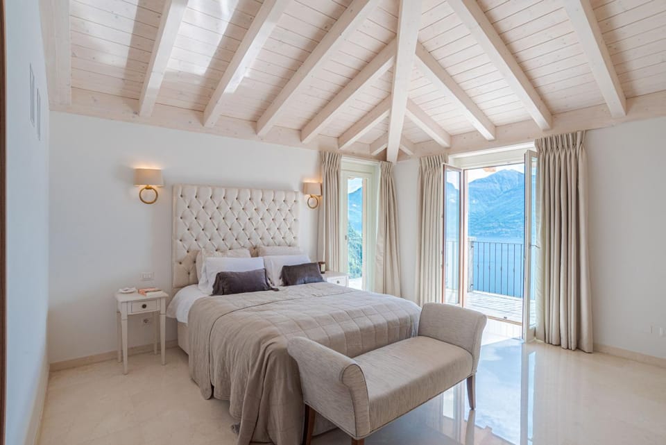 Property building, Photo of the whole room, Bedroom