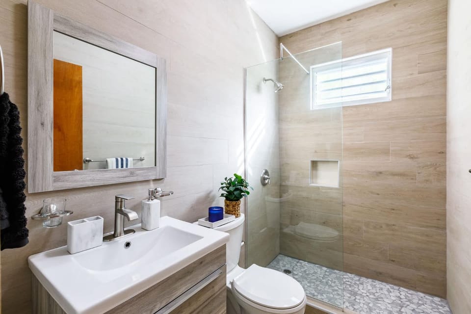 Culebrina Suite - Stunning 1 bedroom Suite steps from the beach Apartment in Puerto Rico