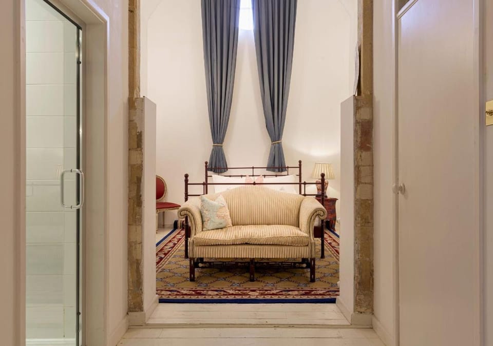Artisan Hall: 4BD Stunning Grandeur in Cotswolds House in Cotswold District