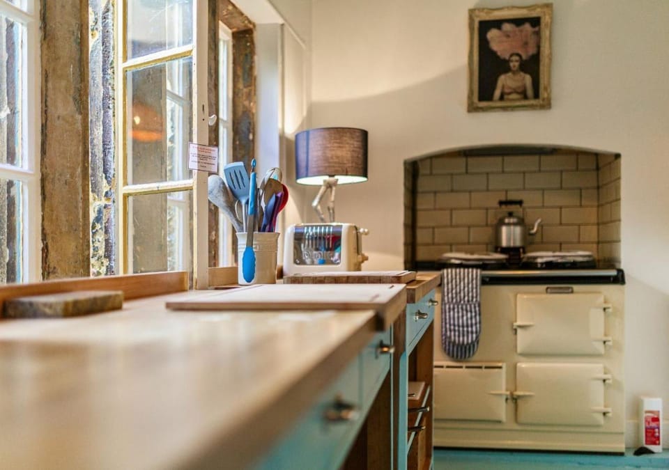 Artisan Hall: 4BD Stunning Grandeur in Cotswolds House in Cotswold District