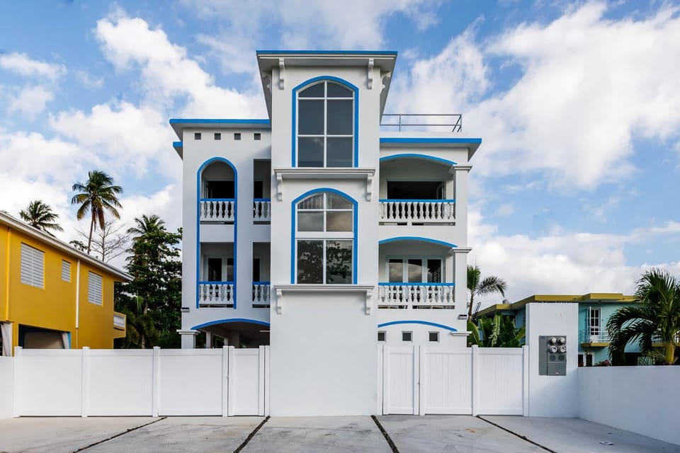 Playa Cañones View - 2 bedroom suite with breathtaking ocean views Apartment in Puerto Rico