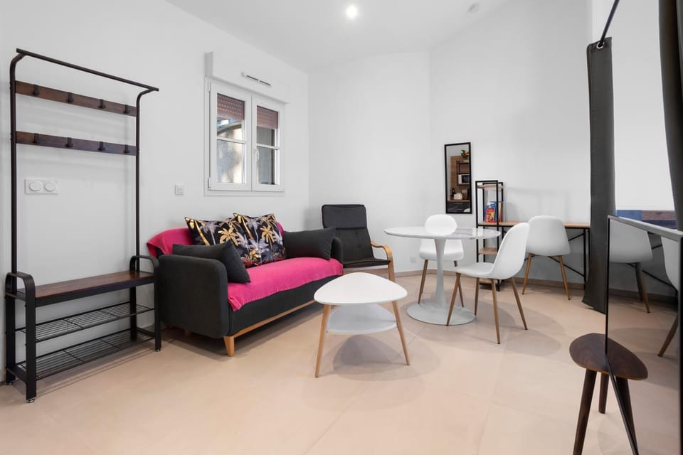 Property building, Living room