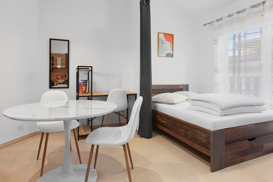 Property building, Living room, Bedroom