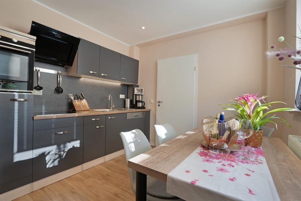 Property building, Kitchen or kitchenette, Living room