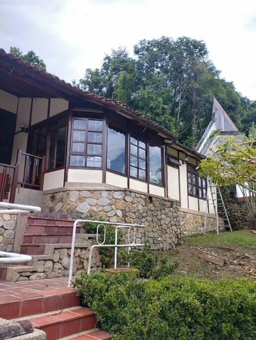 Las Palmeras casa en Melgar House in Melgar
