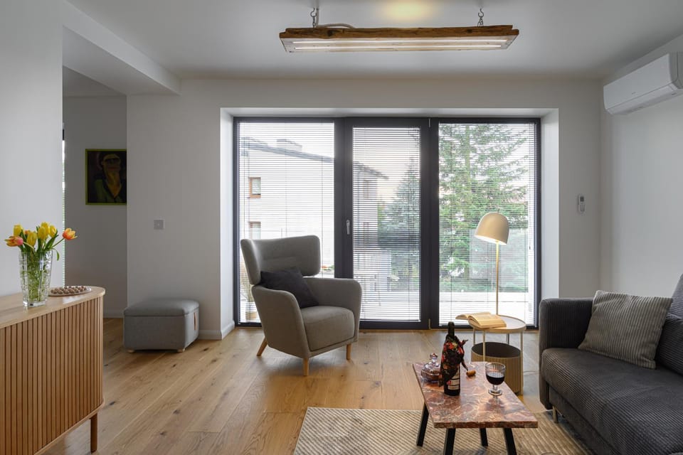 Seating area, Inner courtyard view, air conditioner