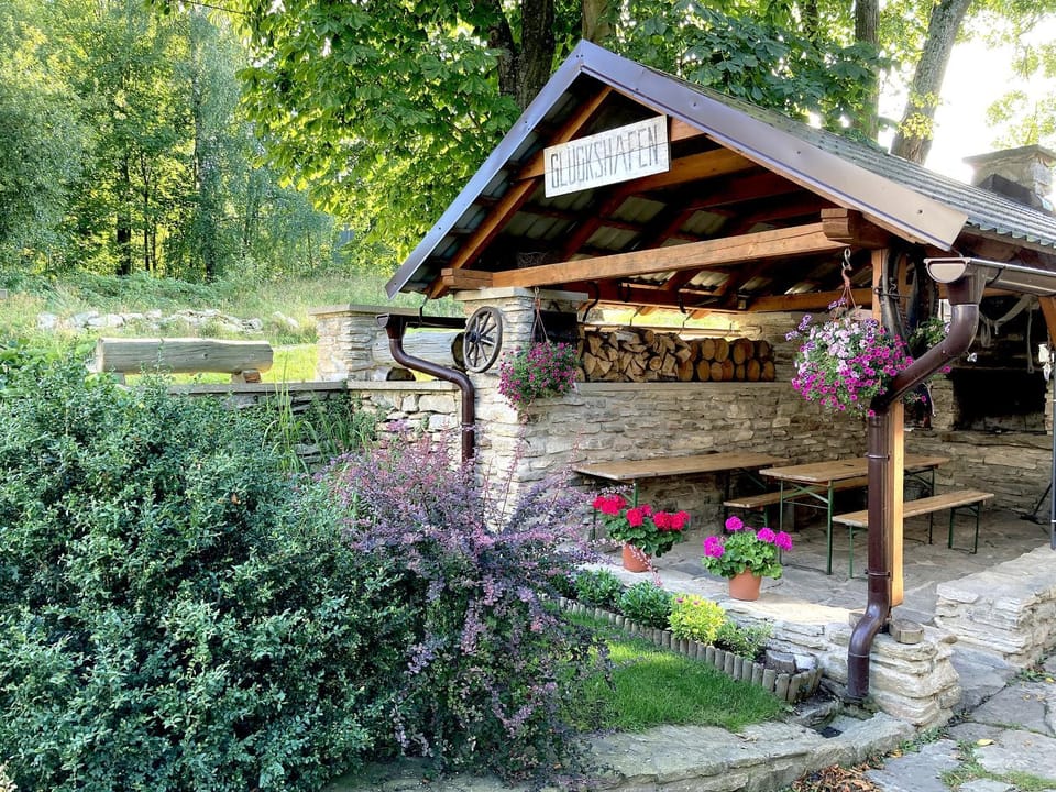 BBQ facilities, Garden