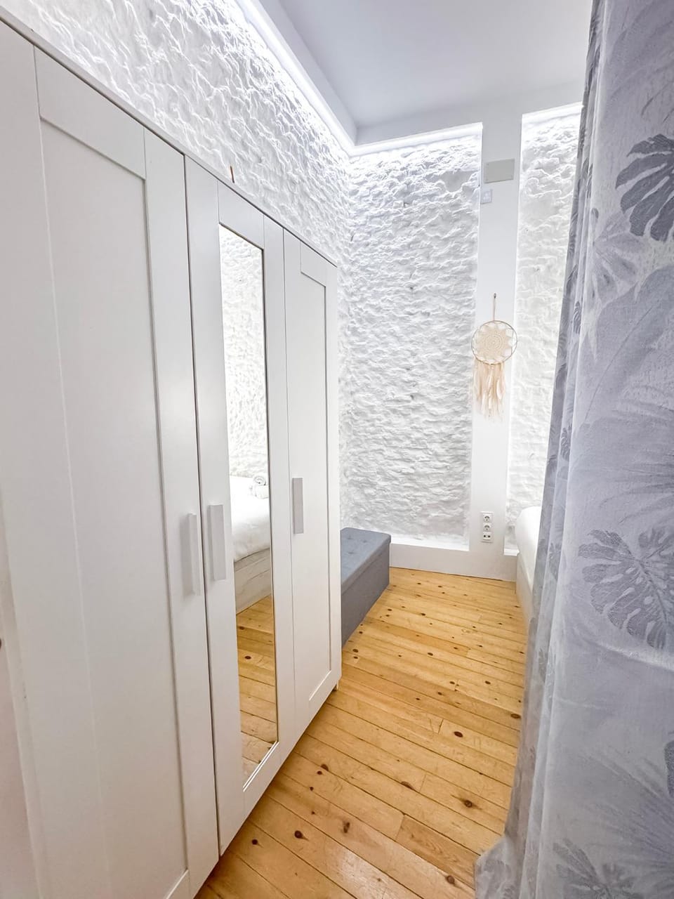 Bedroom, wardrobe