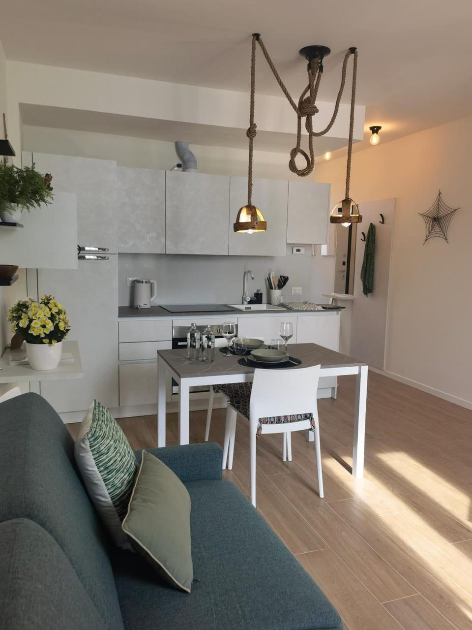 Kitchen or kitchenette, Seating area, Dining area, stove