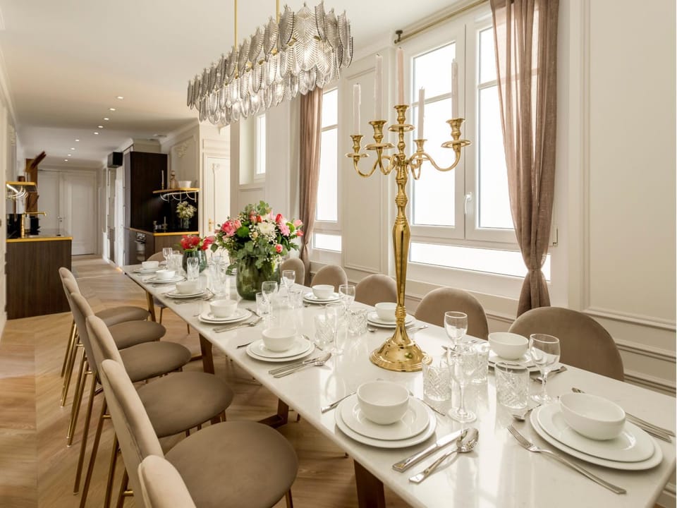 Dining area, kitchen