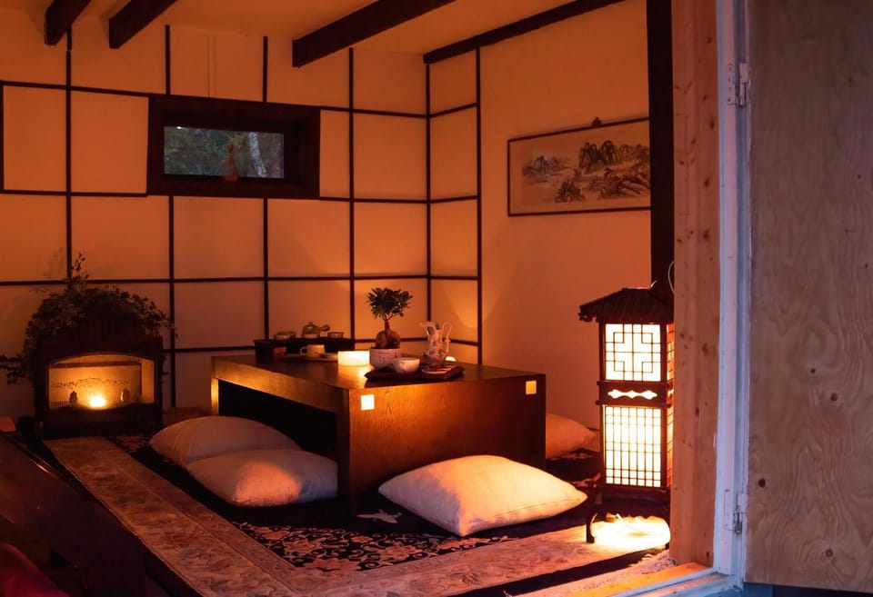 Communal lounge/ TV room