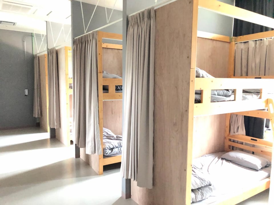 LivingAnywhere Commons Uruma Male Dormitory bunk bed - Vacation STAY 15526v Hotel in Okinawa Prefecture