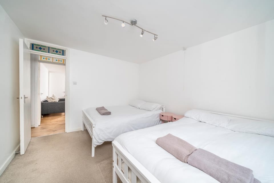 Warm & Cosy Flat in King Cross Apartment in London Borough of Islington