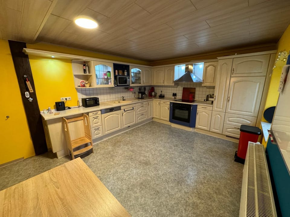 Communal kitchen, kitchen