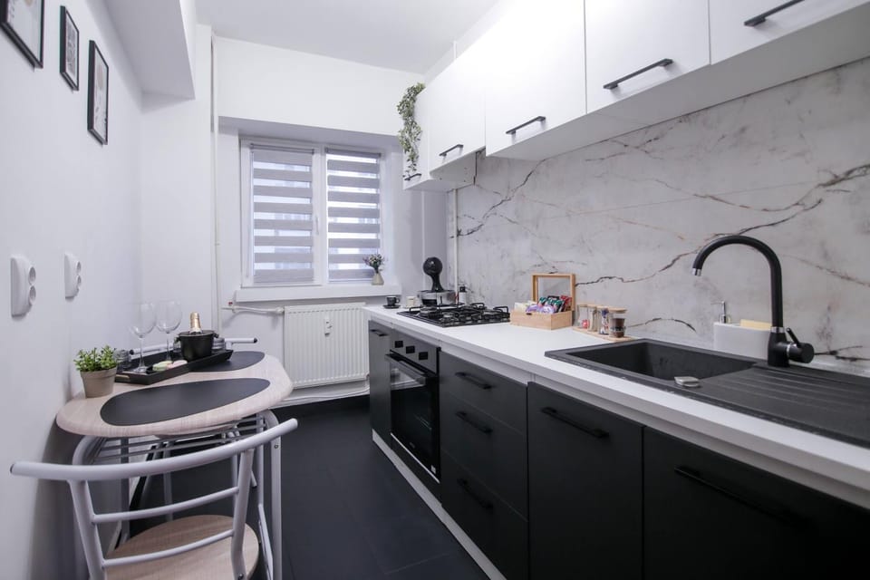 Massage, Kitchen or kitchenette