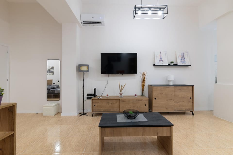TV and multimedia, air conditioner