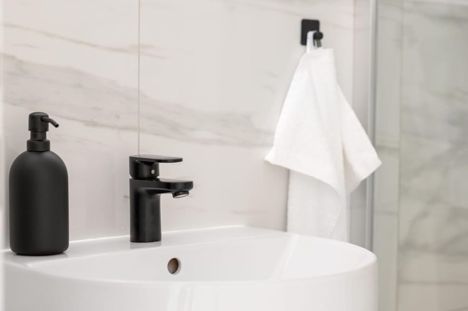Bathroom, towels