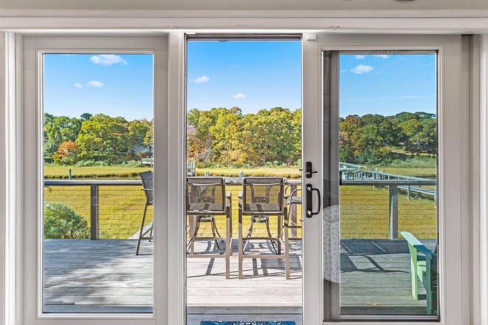 147 Edgewater Dr W, Falmouth House in East Falmouth