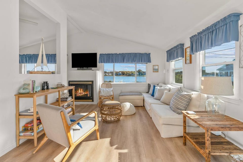 94 Nantucket Ave, Falmouth House in Falmouth