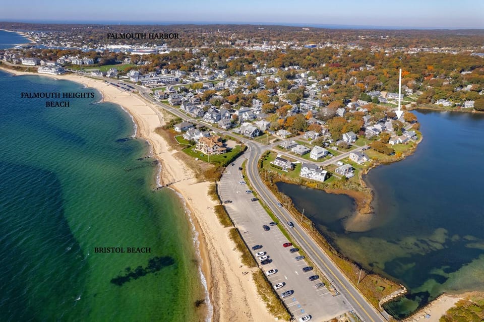 94 Nantucket Ave, Falmouth House in Falmouth