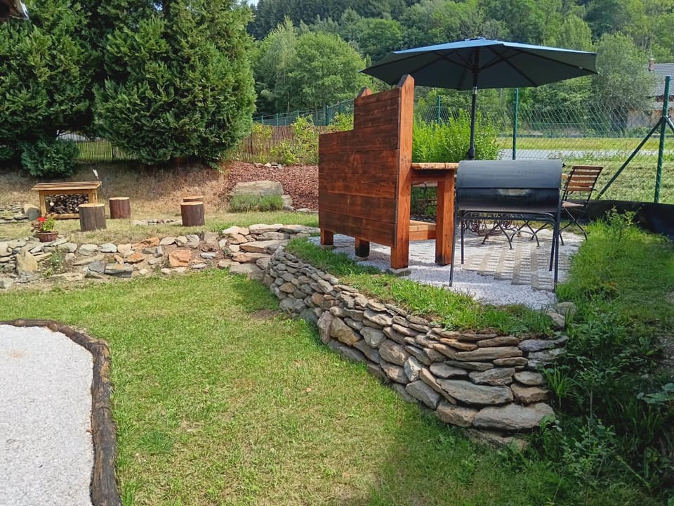 BBQ facilities, Garden, Seating area