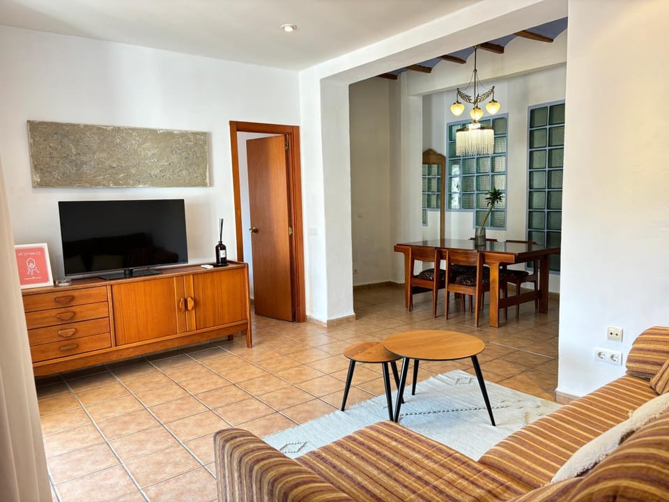Communal lounge/ TV room, Living room, Lounge or bar, Dining area