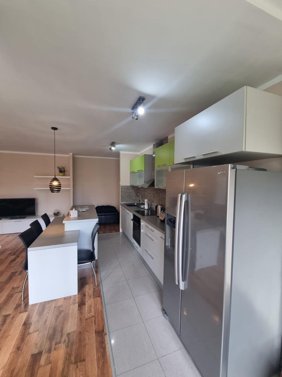 Hawaii- 2 bdr, Arena, Sava centar, FREE PARKING Apartment in Belgrade